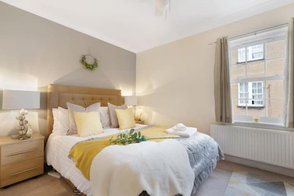 Stylish - Parking - Garden - Sleeps 6 Apartamento